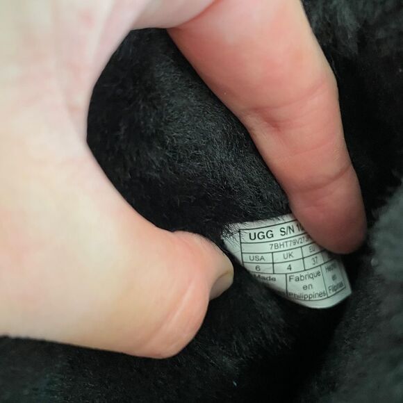 UGG Classic Short II Boots Black USA Women Size 6/UK 4/EU 37 - Picture 9 of 11